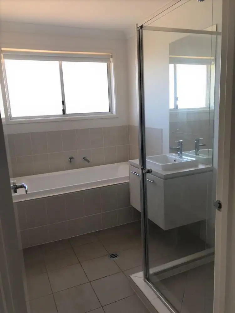 Fifth view of Homely house listing, 8 Rosewood Avenue, Parkes NSW 2870