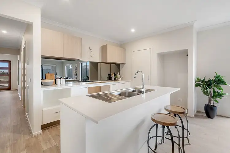 Fifth view of Homely house listing, 6 Caspian Drive, Craigieburn VIC 3064