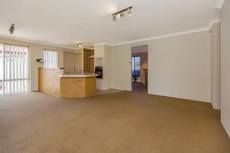 Sixth view of Homely house listing, 6 Orkney Mews, Waikiki WA 6169