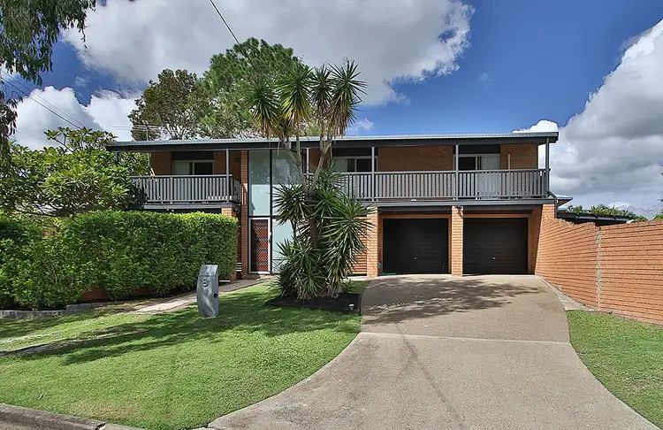 8 Wenlock Crescent, Springwood QLD 4127