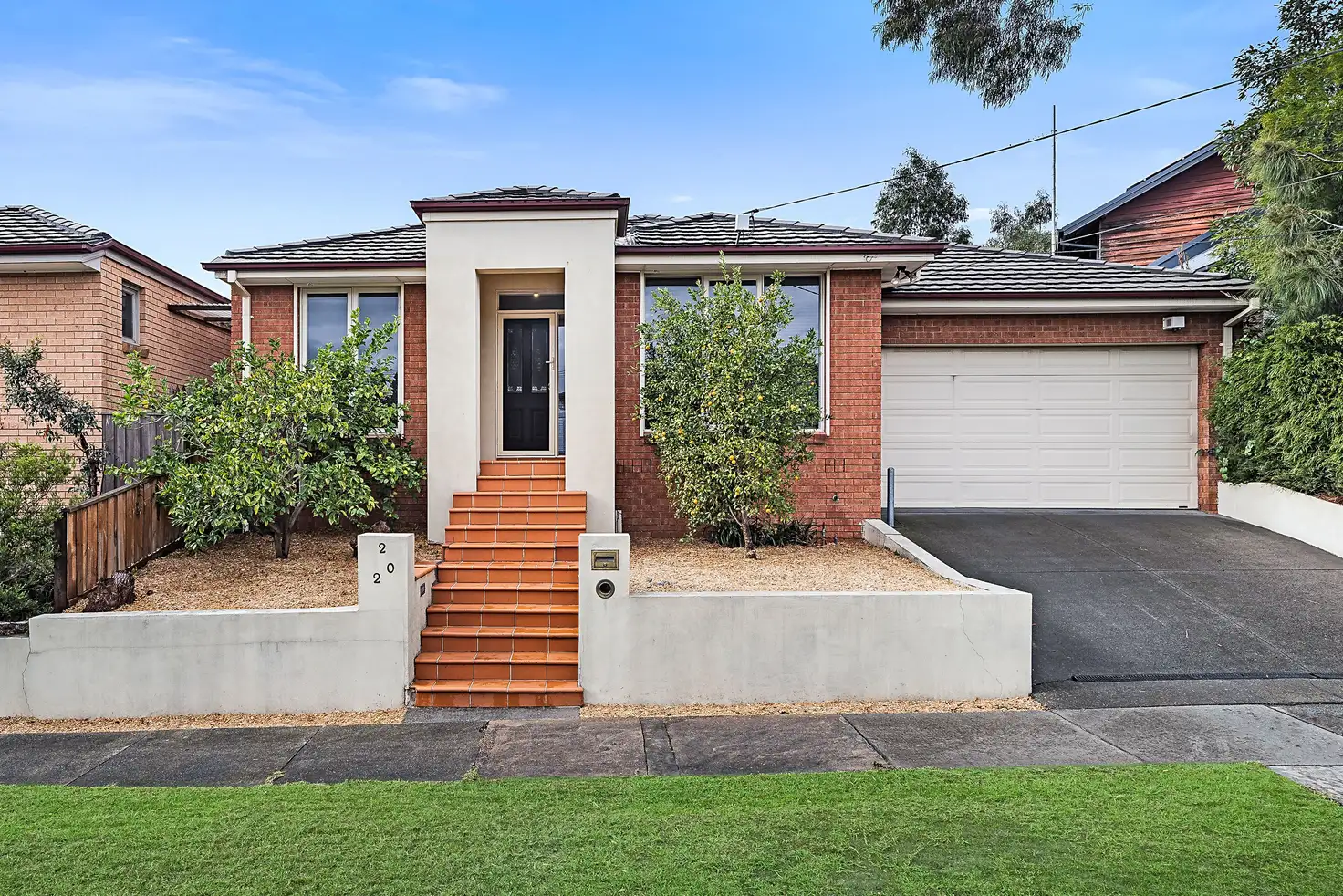 Main view of Homely townhouse listing, 2/20 Therese Avenue, Mount Waverley VIC 3149