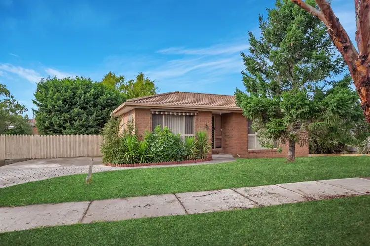 Main view of Homely house listing, 15 Chinnock Court, Craigieburn VIC 3064