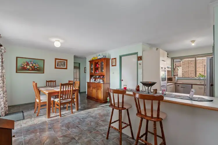 Fourth view of Homely house listing, 15 Chinnock Court, Craigieburn VIC 3064