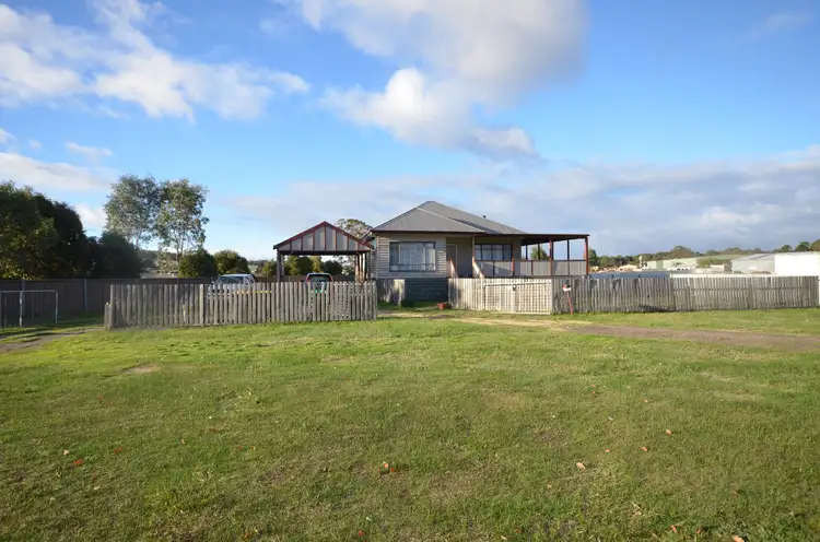 1 High Street, Beaufort VIC 3373