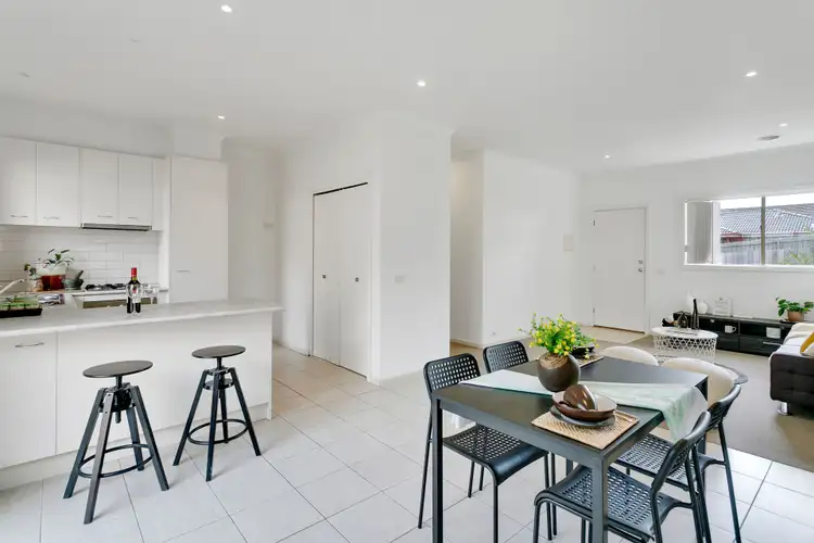 Main view of Homely unit listing, 2/43 Lardner Road, Frankston VIC 3199