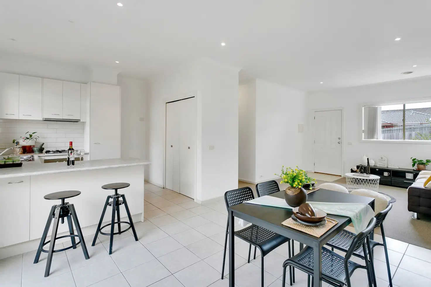 Main view of Homely unit listing, 2/43 Lardner Road, Frankston VIC 3199