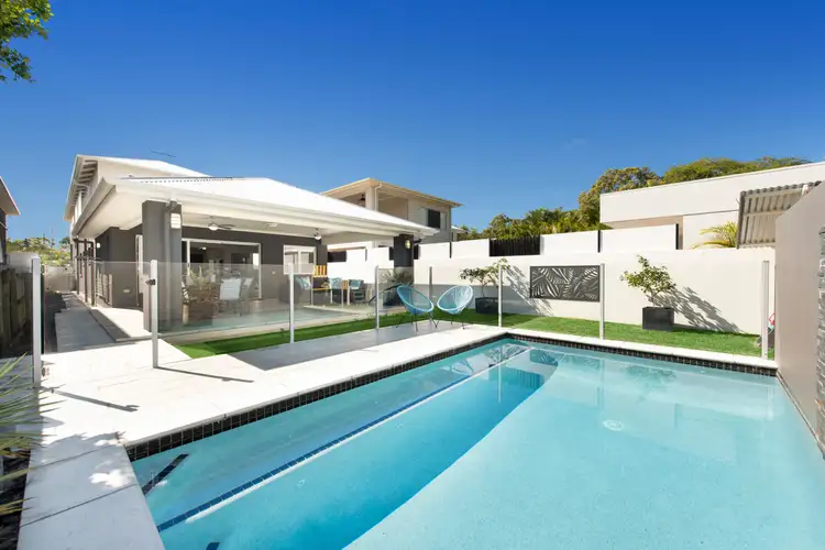 27 Paris Avenue, Morningside QLD 4170