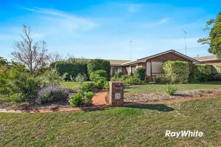 18 Ansett Court, Wilsonton QLD 4350