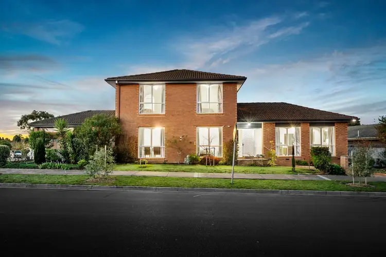 8 Merryn Grove, Wantirna South VIC 3152
