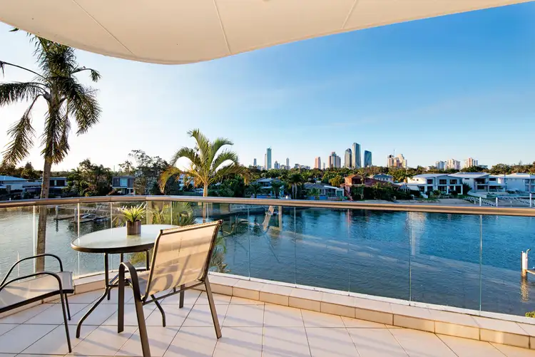 3A/11 Eady Avenue, Broadbeach Waters QLD 4218