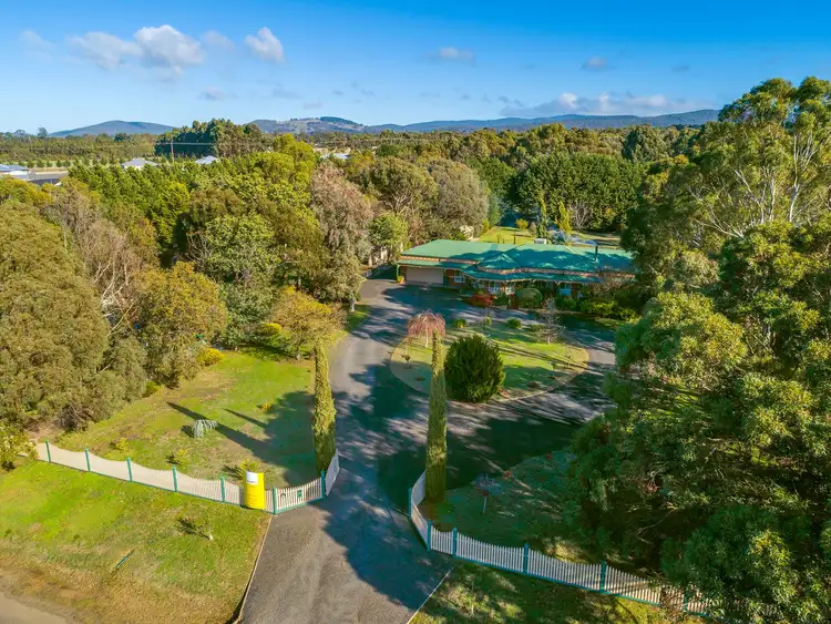 50 Metcalfe Drive, Romsey VIC 3434