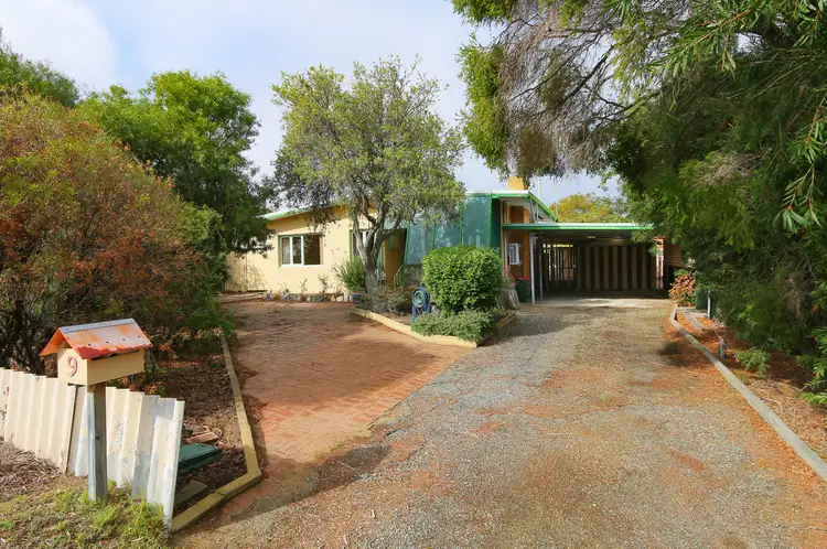 9 Treeby Street, Coolbellup WA 6163