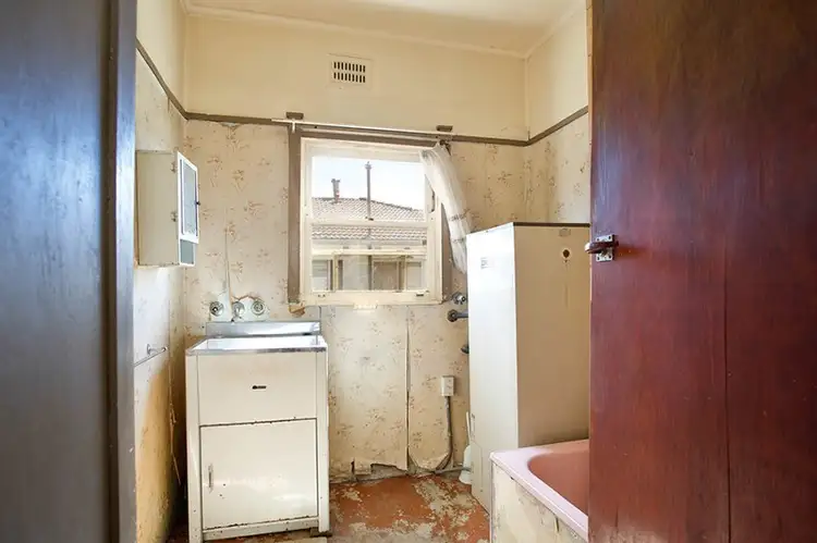 Sixth view of Homely house listing, 84 Inch Street, Lithgow NSW 2790