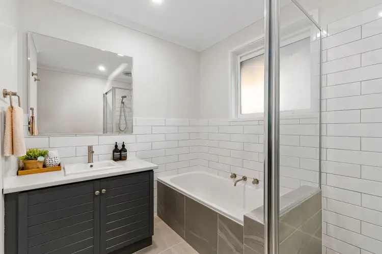 Fifth view of Homely unit listing, 2/15 St Johns Avenue, Frankston VIC 3199