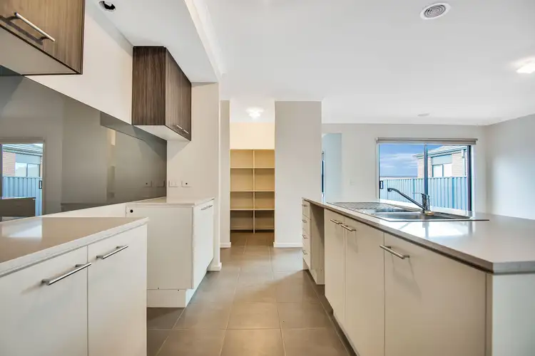 Fifth view of Homely house listing, 10 Pinnibar Way, Weir Views VIC 3338