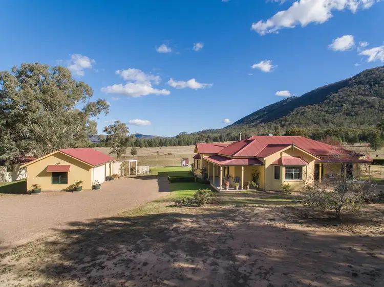 35 Waters Park Drive, Tamworth NSW 2340