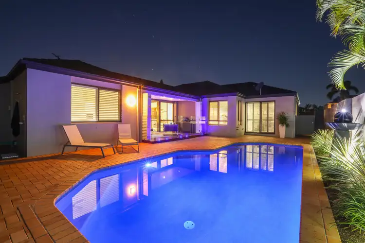 13 Renate Way, Benowa Waters QLD 4217