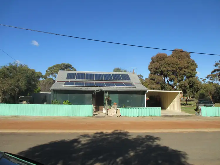 9 Bond, Katanning WA 6317