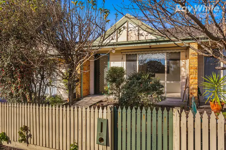 2/4 Lardner Road, Frankston VIC 3199