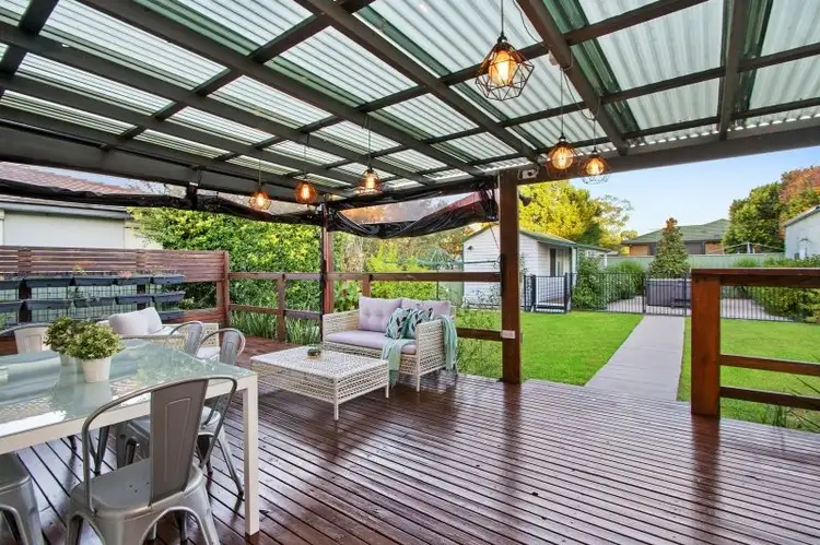 10 Hughes Avenue, Hobartville NSW 2753