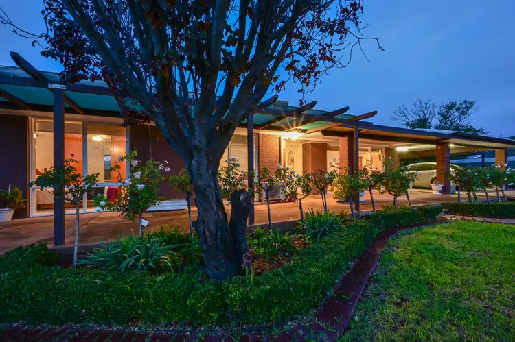 8 Smoker Street, Stirling North SA 5710
