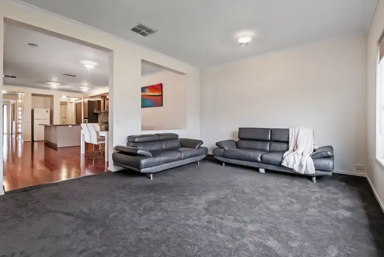 Sixth view of Homely house listing, 10 Kinkora Crescent, South Morang VIC 3752
