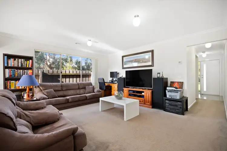 Third view of Homely unit listing, 31 Shakespeare Court, Drouin VIC 3818