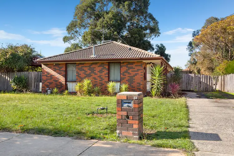 32 Dunbarton Drive, Pakenham VIC 3810