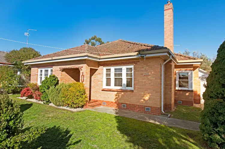 228 Main Road, Golden Point VIC 3350