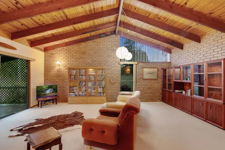 9 Chiltern Court, Coes Creek QLD 4560