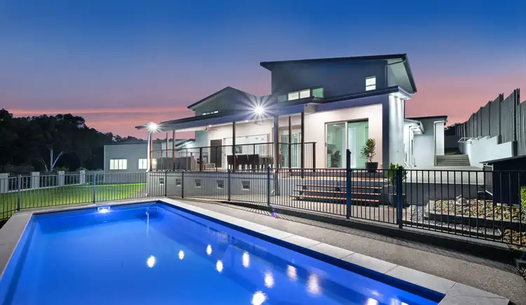 10 Retreat Avenue, Norman Gardens QLD 4701