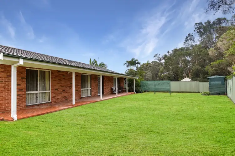 22 Murrumbidgee Crescent, Bateau Bay NSW 2261