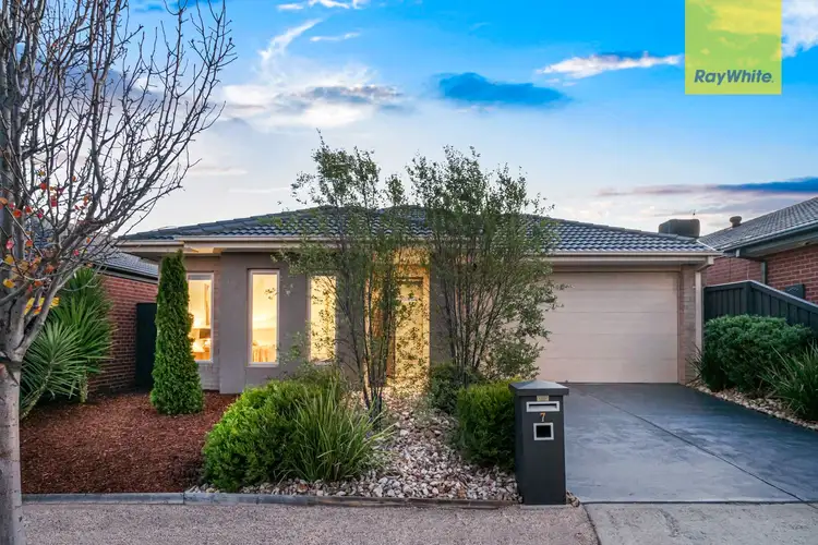 7 Devonport Court, Taylors Hill VIC 3037