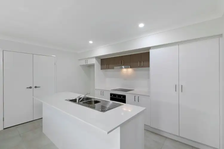 Fourth view of Homely unit listing, 1 & 2/4 Senor Avenue, Urangan QLD 4655