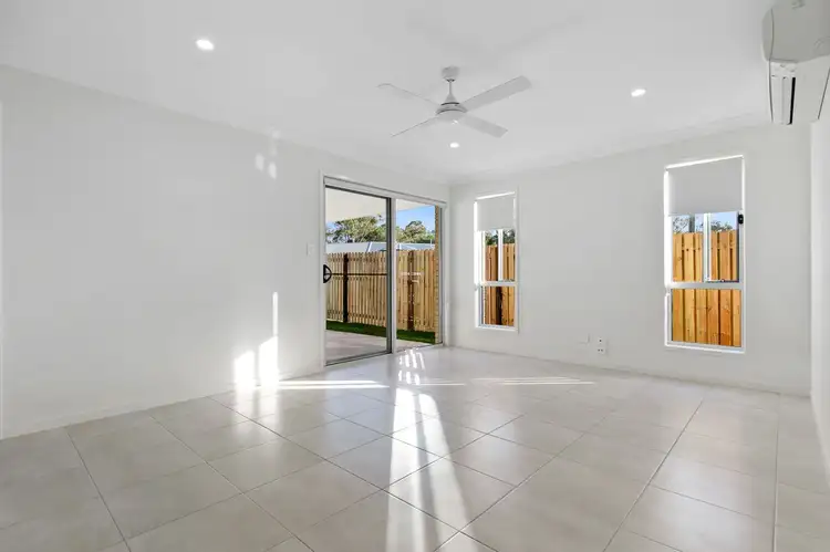 Fifth view of Homely unit listing, 1 & 2/4 Senor Avenue, Urangan QLD 4655