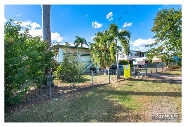 71 Stenlake Avenue, Kawana QLD 4701
