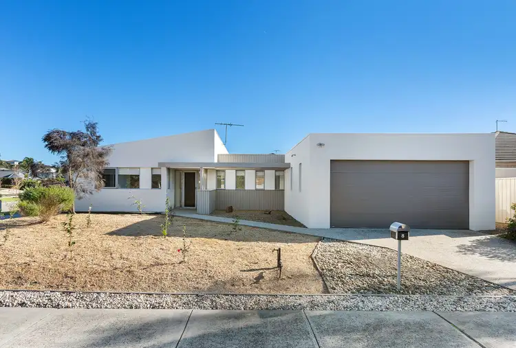 8 Spring Hill Road, Langwarrin VIC 3910