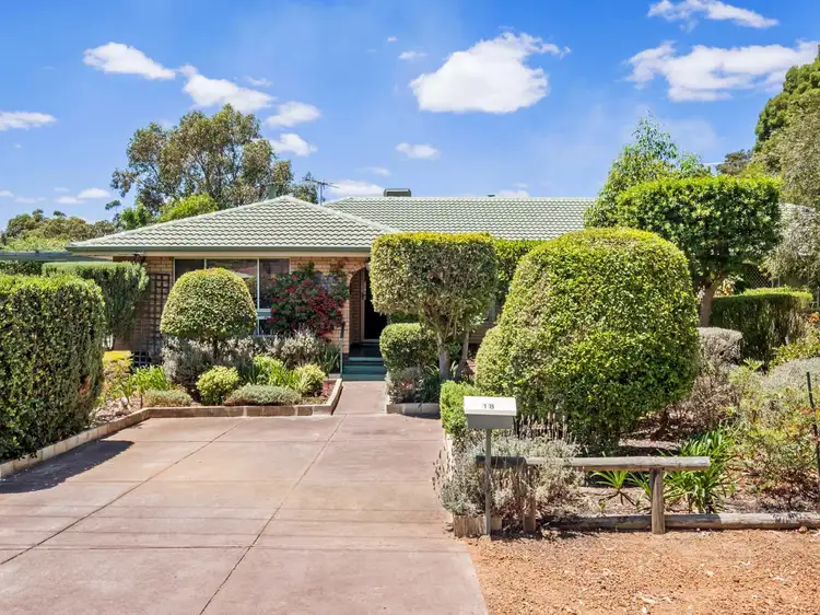 18B Malumba Crescent, Lesmurdie WA 6076