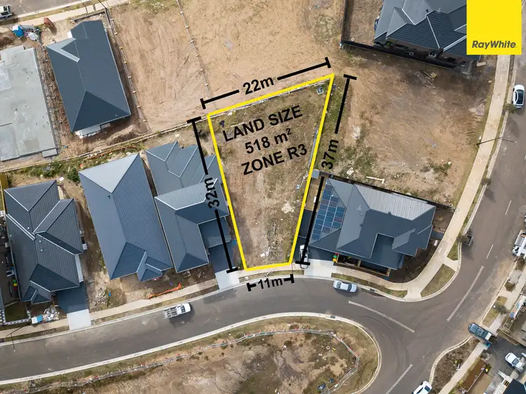 4 Woodbury Cir, Campbelltown NSW 2560
