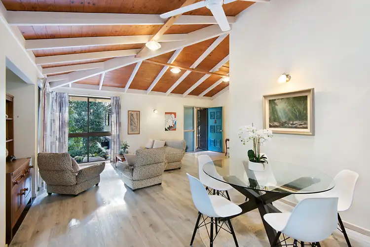 1 Ludlow Street, Chapel Hill QLD 4069