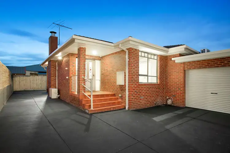 2/20 Bradshaw Street, Kingsbury VIC 3083