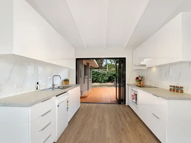 33 Boronia Drive, Southport QLD 4215