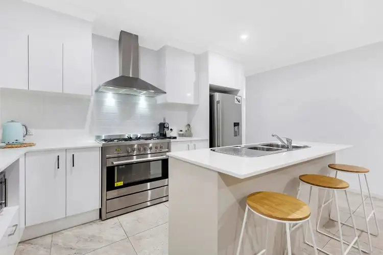 18 Belconnen Drive, Pimpama QLD 4209