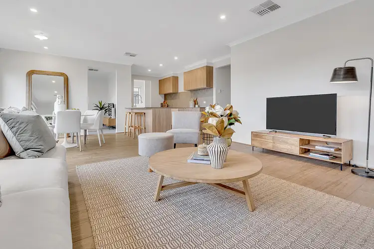 Sixth view of Homely house listing, 8 Nesting Vista, Craigieburn VIC 3064