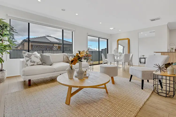 Seventh view of Homely house listing, 8 Nesting Vista, Craigieburn VIC 3064