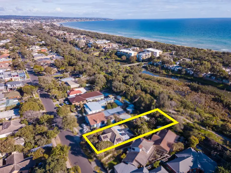 72 Kananook Avenue, Seaford VIC 3198