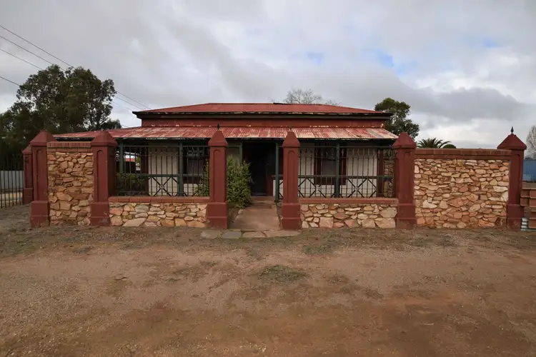 16 Albert Street, Quorn SA 5433