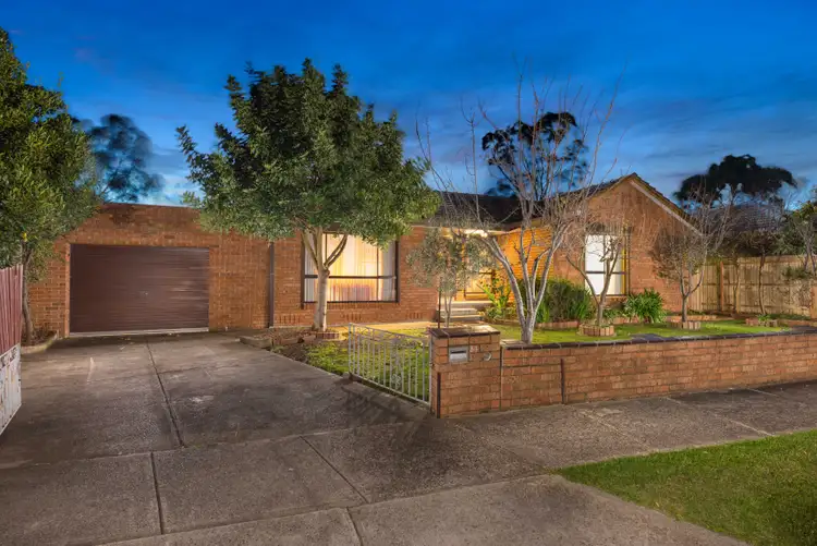 34 Hurlstone Crescent, Mill Park VIC 3082