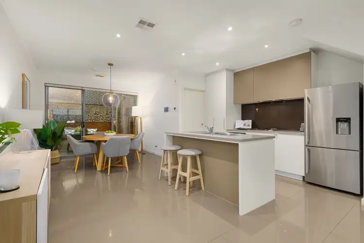 Second view of Homely house listing, 6 Newlands Court, Mulgrave VIC 3170