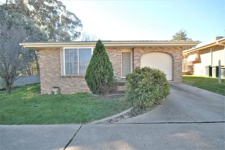 5/10 Blackett Avenue, Young NSW 2594
